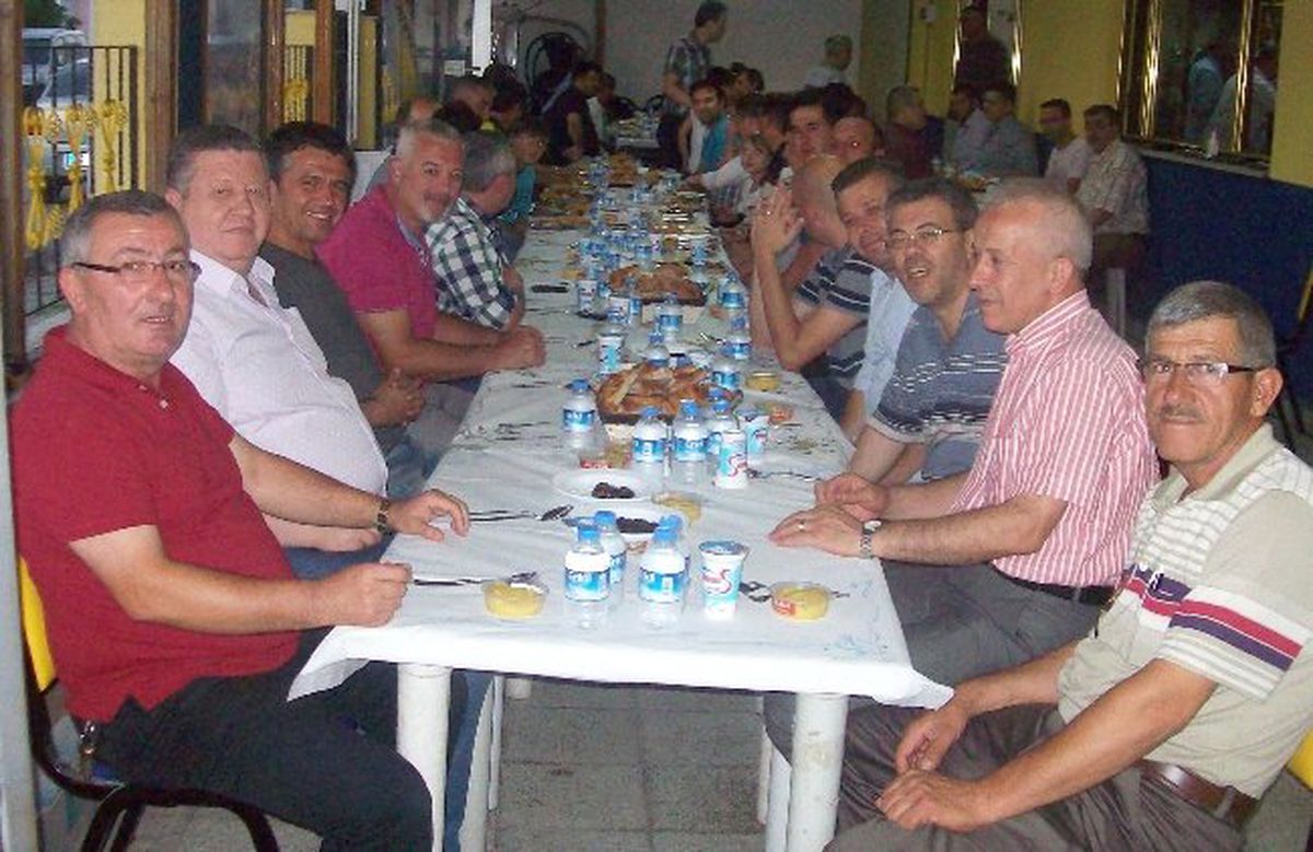 Fenerbahçeliler İftar Yemeğinde Buluştu