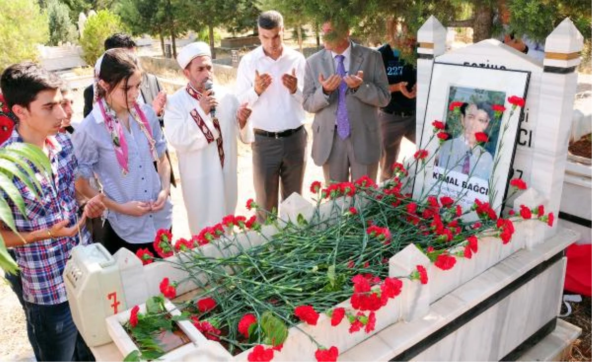 Gazeteci Kemal Bağcı Mezarı Başında Anıldı