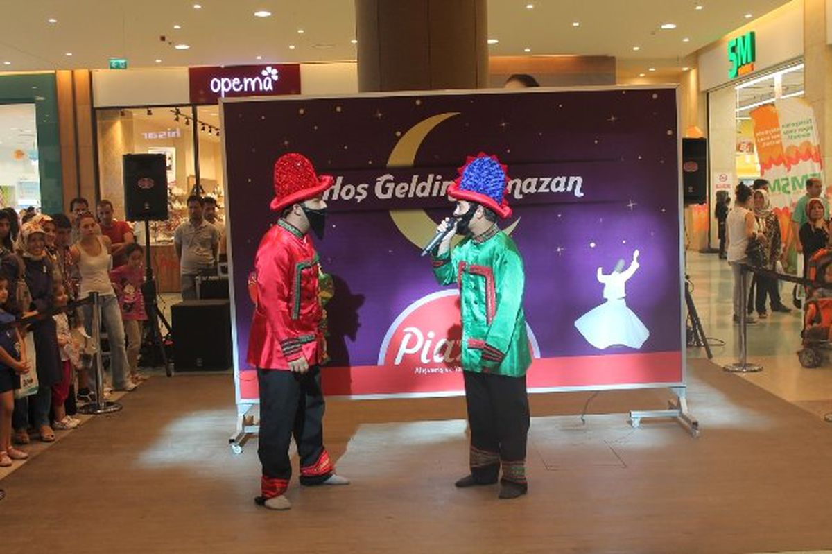 Geleneksel Ramazan Eğlenceleri Piazza\'da