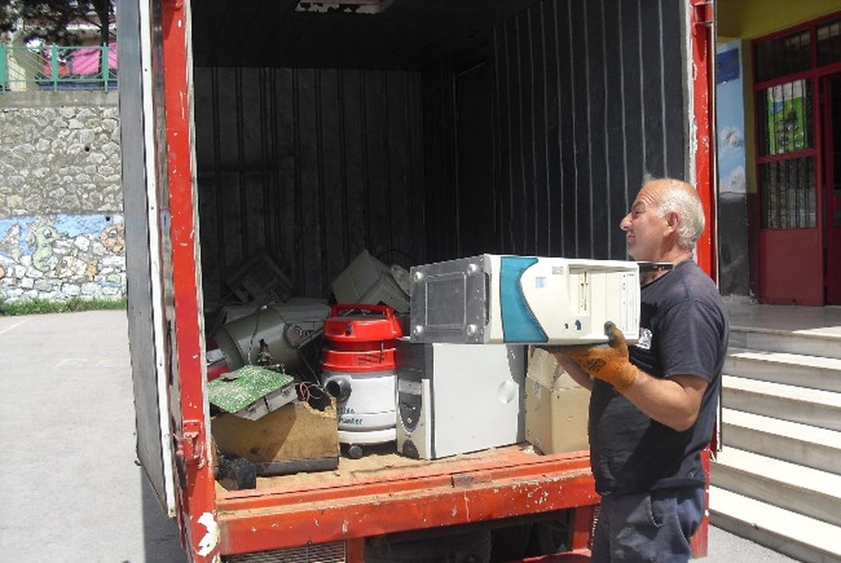 İzmit Belediyesi 6 Ayda 20 Ton E Atık Topladı