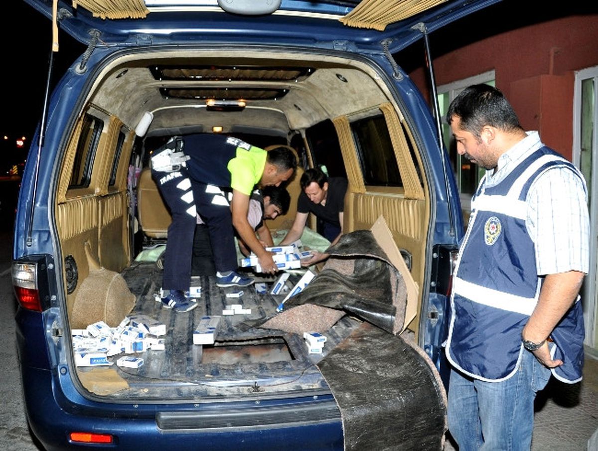Minibüsteki Zuladan 5 Bin 250 Adet Kaçak Sigara Çıktı
