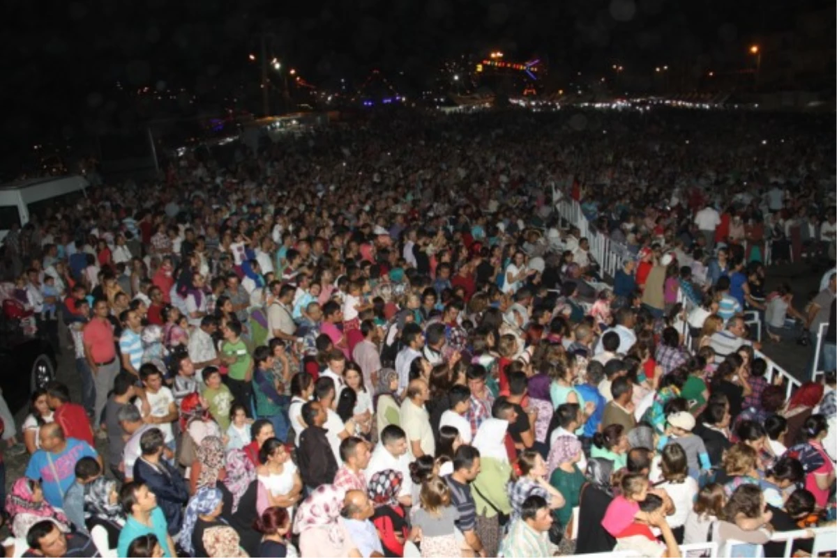 Sinan Özen Burdur Konserinde Coşturdu