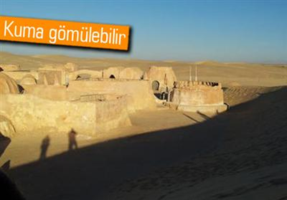 Star Wars\'un Film Seti Kum Altında Kalma Tehlikesi Yaşıyor