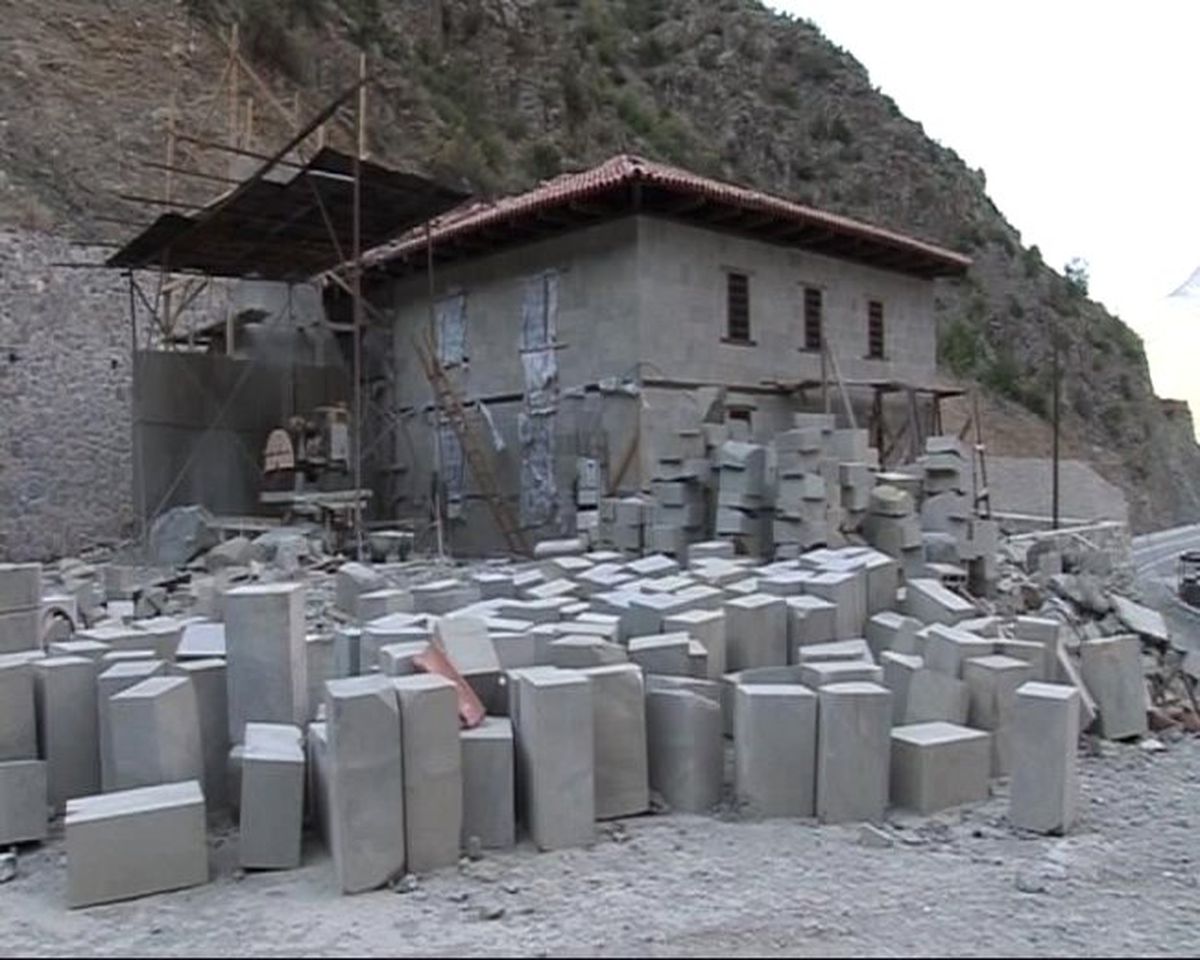 Sular Altında Kalmaktan Son Anda Kurtarılan Tarihi Cami