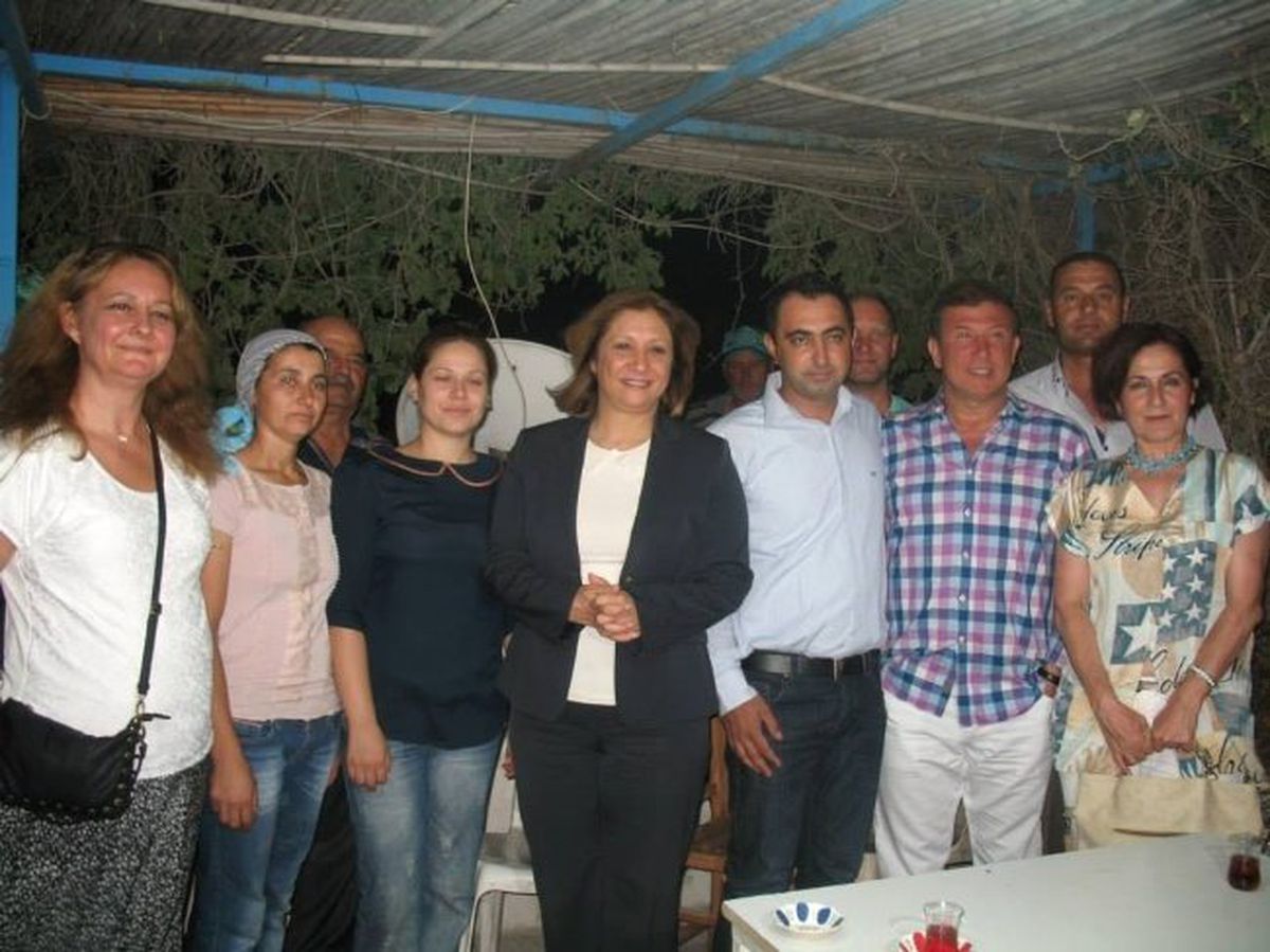 Urla AK Parti\'nin İftarına Tanju Çolak da Katıldı
