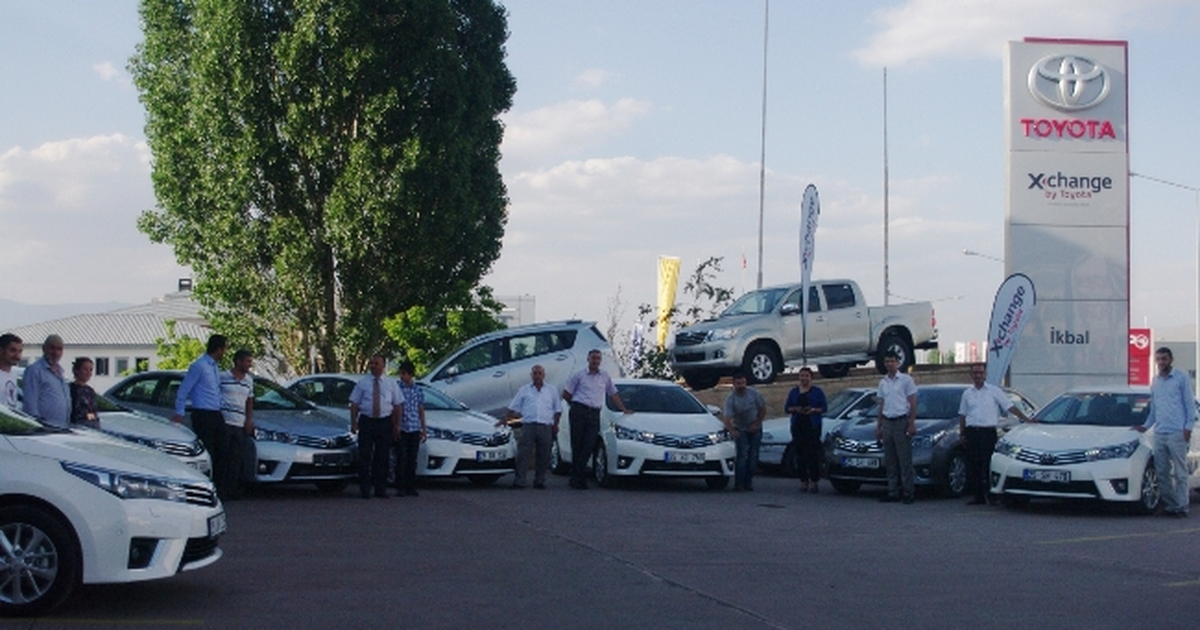 Yeni Corolla\'lar Sahiplerine Teslim Edildi