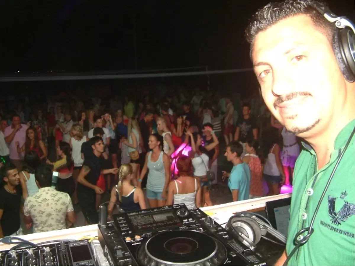 5 Yıldızlı Otellerden Müşterilerine Beach Party