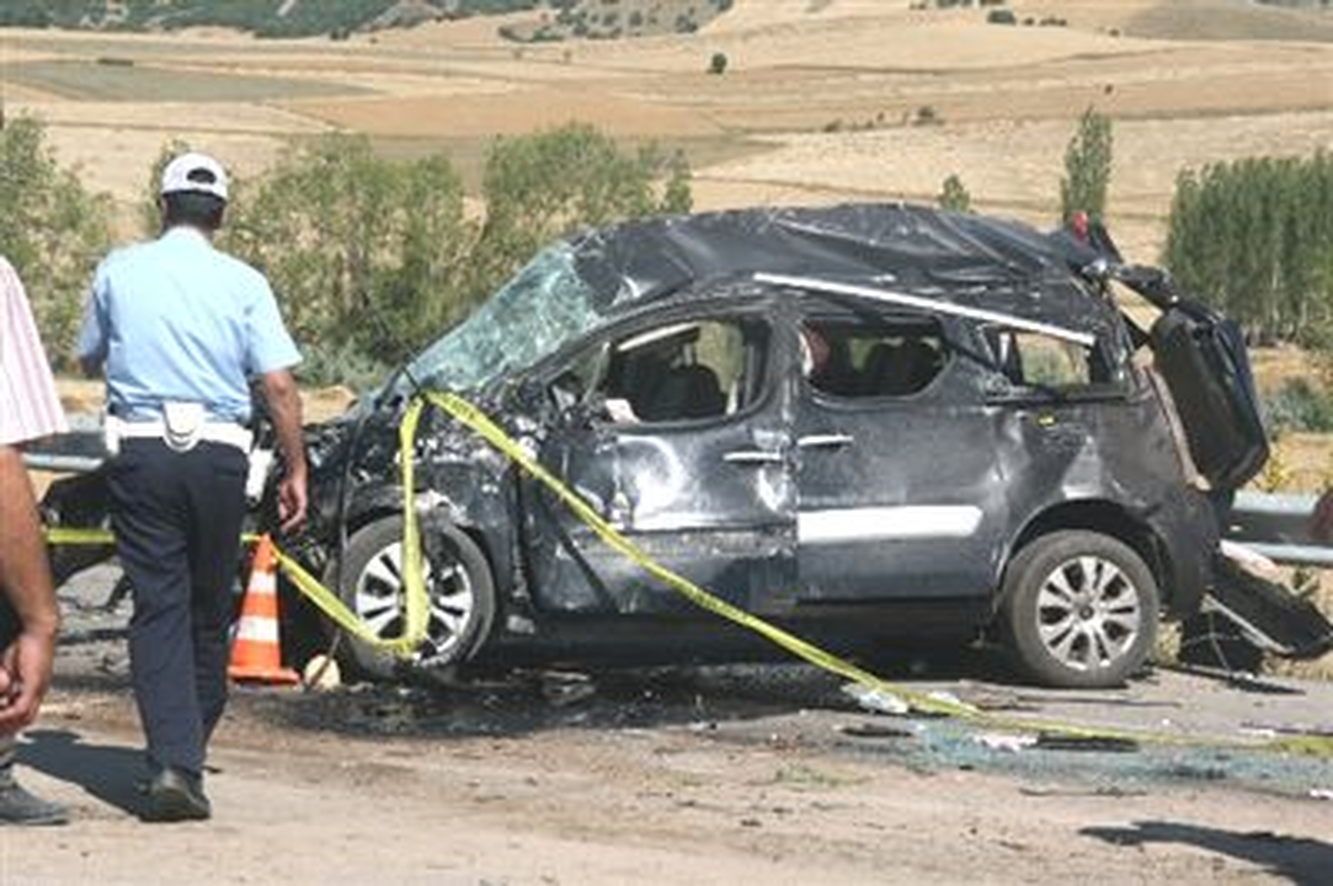 Antalya\'da Zincirleme Trafik Kazası: 6 Yaralı