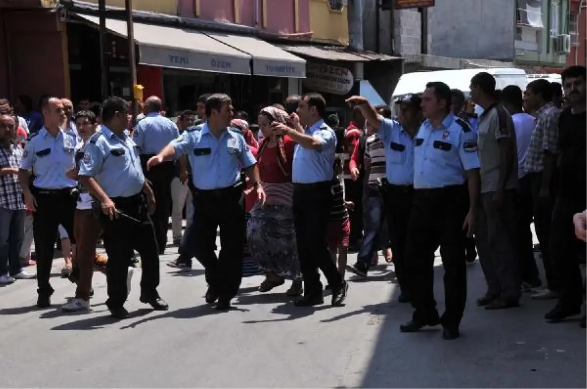 Sapığı Linçten Polis Kurtardı