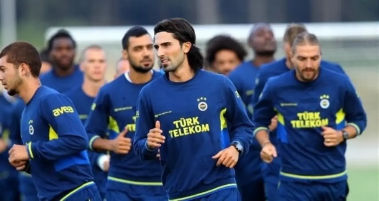 Fenerbahçe\'de Hazırlıklar Sürüyor