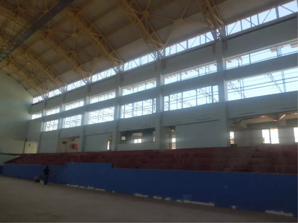 Gazeteci Osman Sayın'ın İsmi Spor Salonunda Yaşayacak