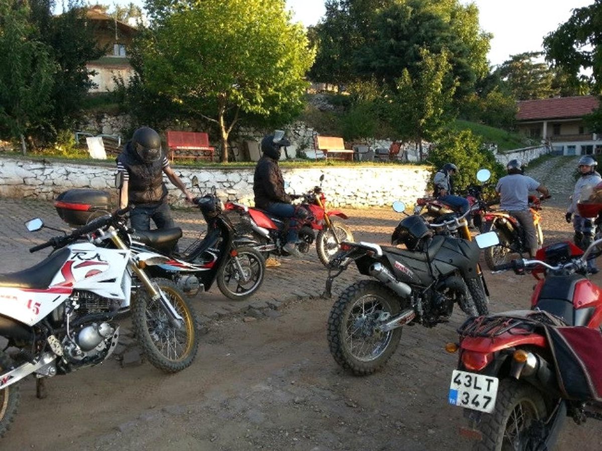 Gemok Üyeleri 2 Bin 320 Metrelik Muratdağı Zirvesine Tırmandı