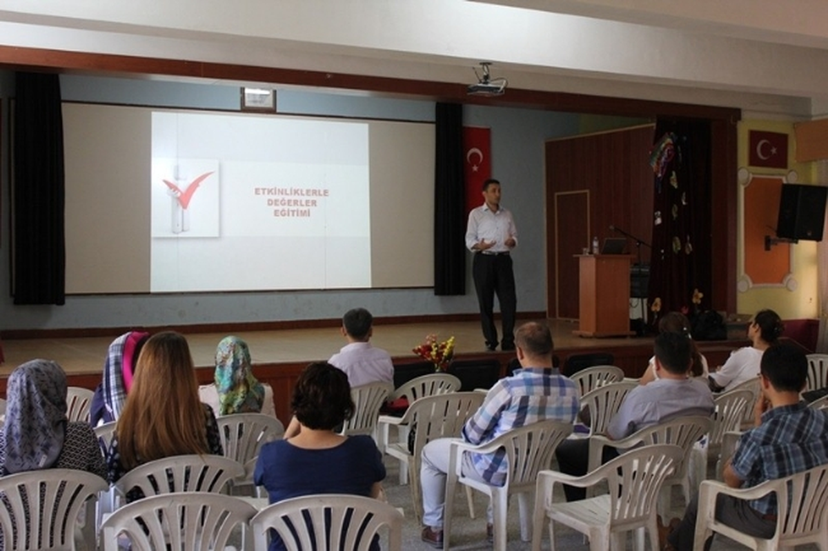 Gökçebey\'de \'Etkinliklerle Değerler Eğitimi\' Konulu Seminer Düzenlendi