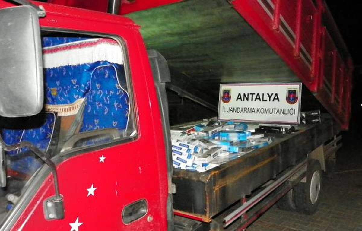 Kamyonda 21 Bin Paket Kaçak Sigara Ele Geçirildi