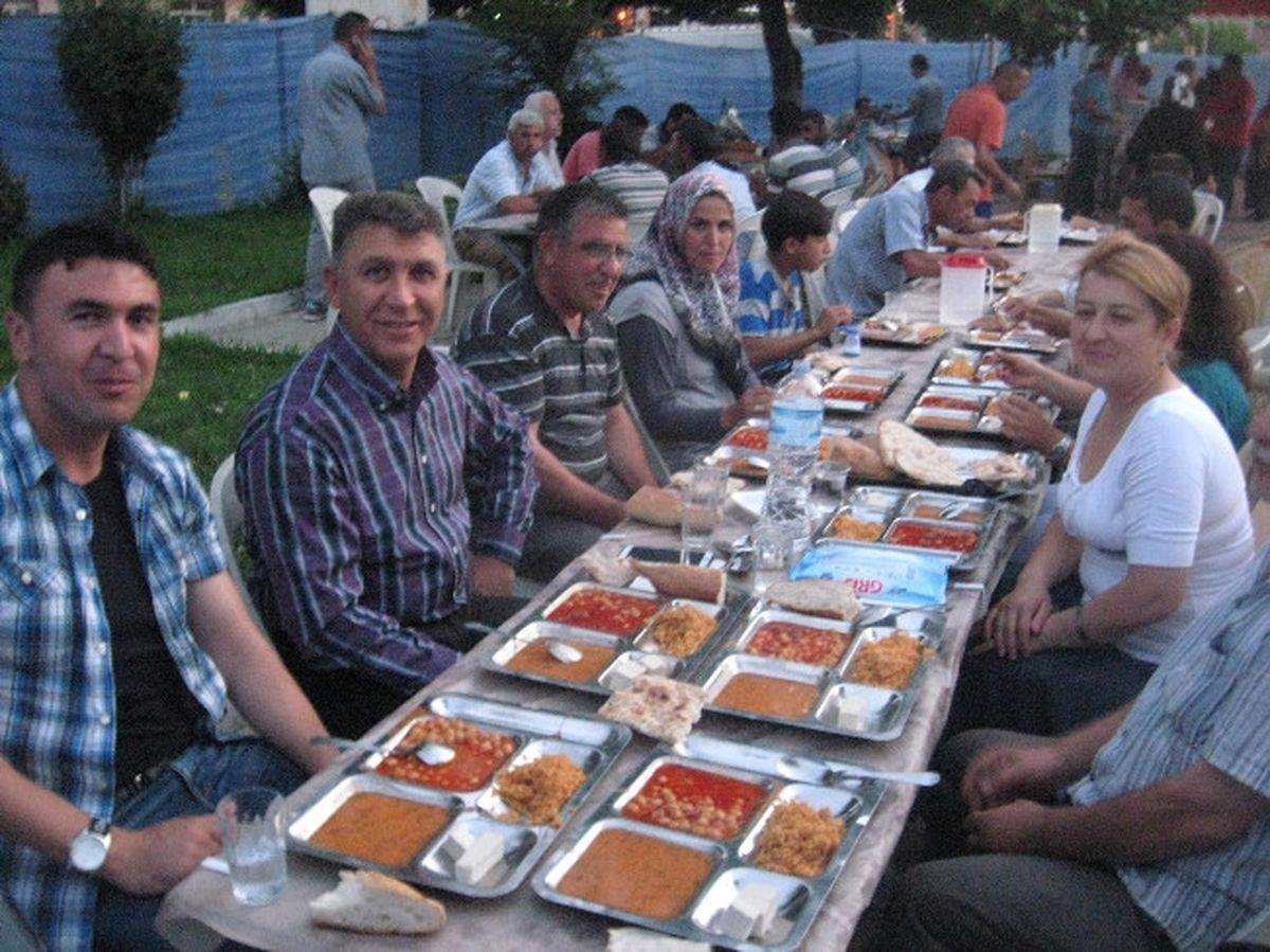 Kaymakam Dölek, İftar Çadırında Vatandaşlarla Buluştu