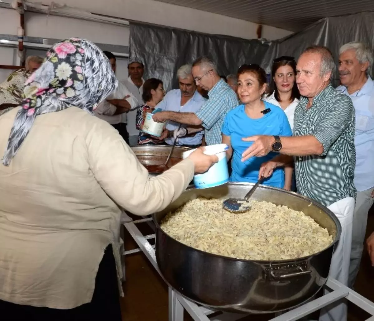 Muratpaşa Aşevi\'nden Hergün 20 Bin İhtiyaç Sahibine Yemek