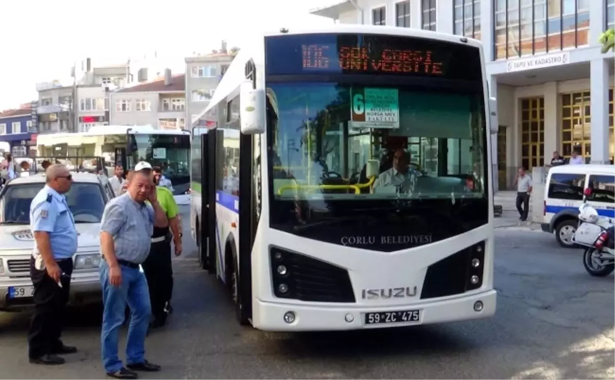 Otobüsün Altında Kalan Çocuk, Kazayı Sıyrıklarla Atlattı