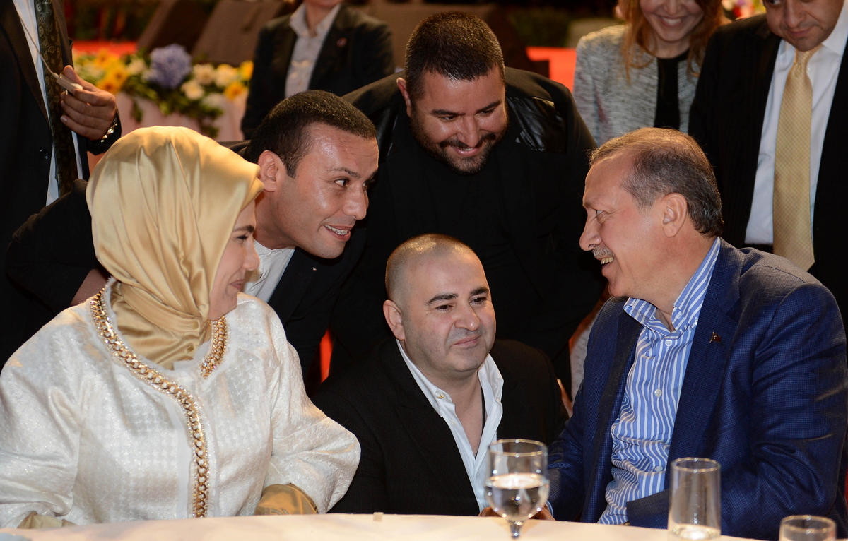 Şafak Sezer Gezi'cilere Meydan Okudu