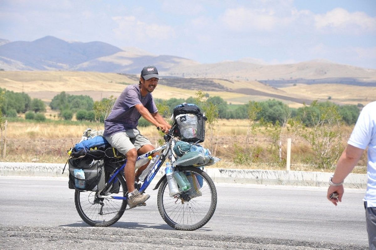 Japon Seyyah, Bisikleti ile 8 Aydır Yollarda