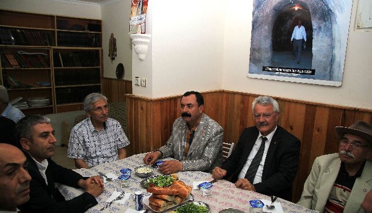 Tanık Dulkadirliler\'in İftarına Katıldı