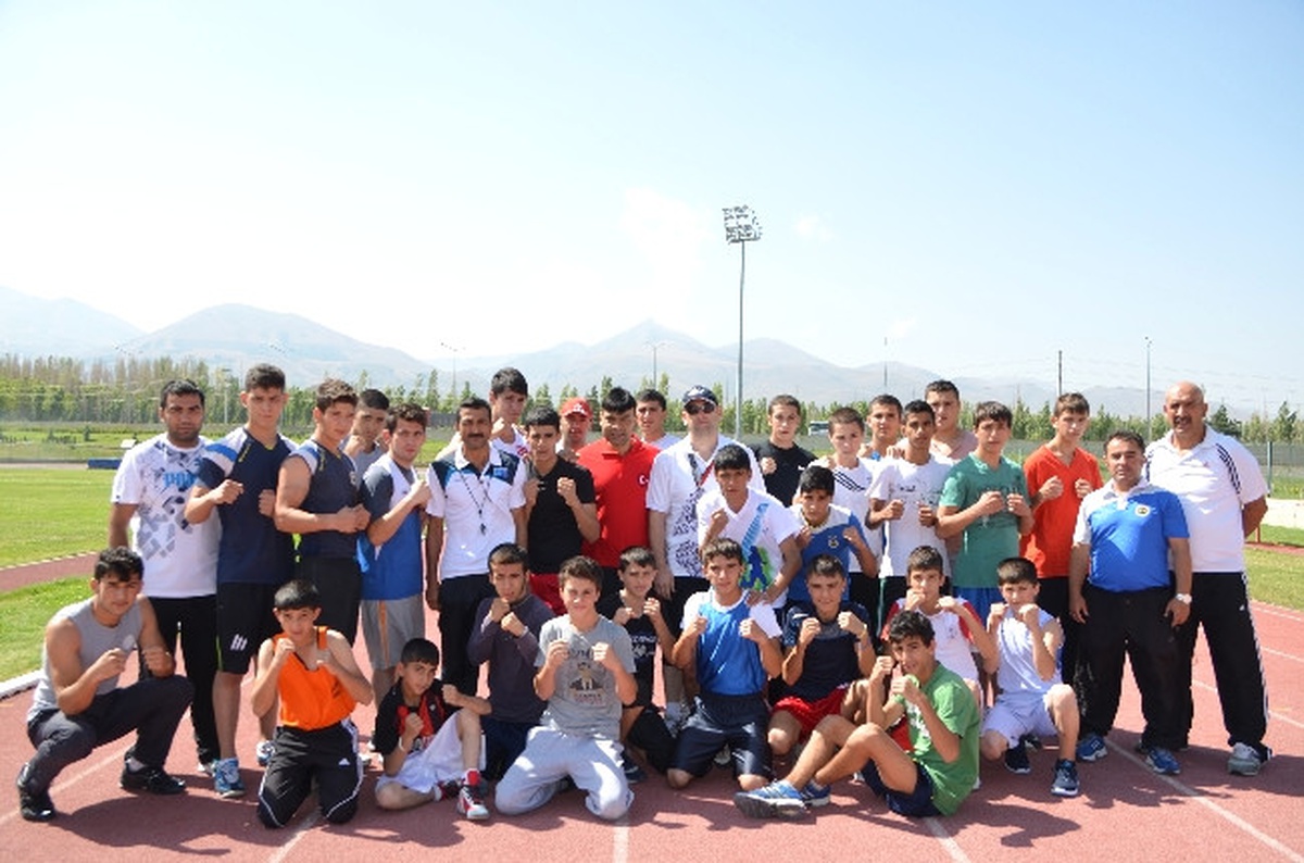 Yıldız Boks Milli Takımından Erzurum\'a Çıkarma