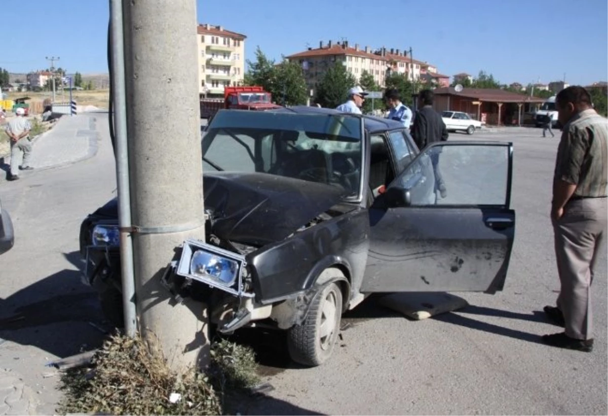 Ankara\'da Trafik Kazası: 2 Yaralı