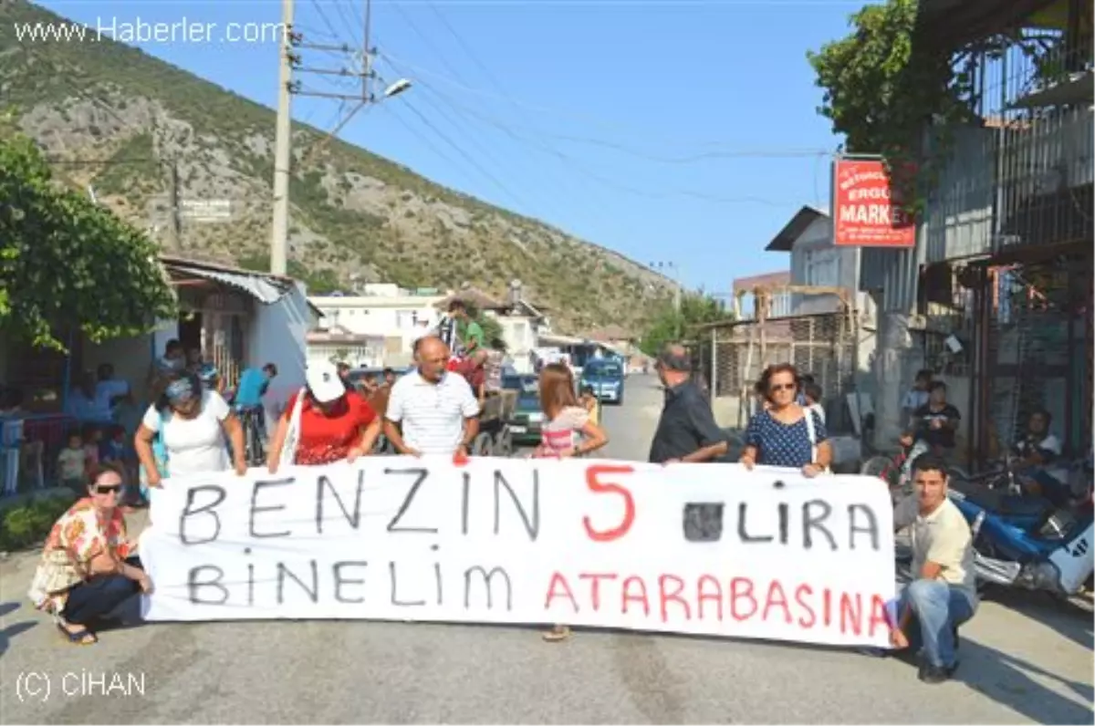 Antalya Benzin Fiyatlarına At Arabalı Protesto