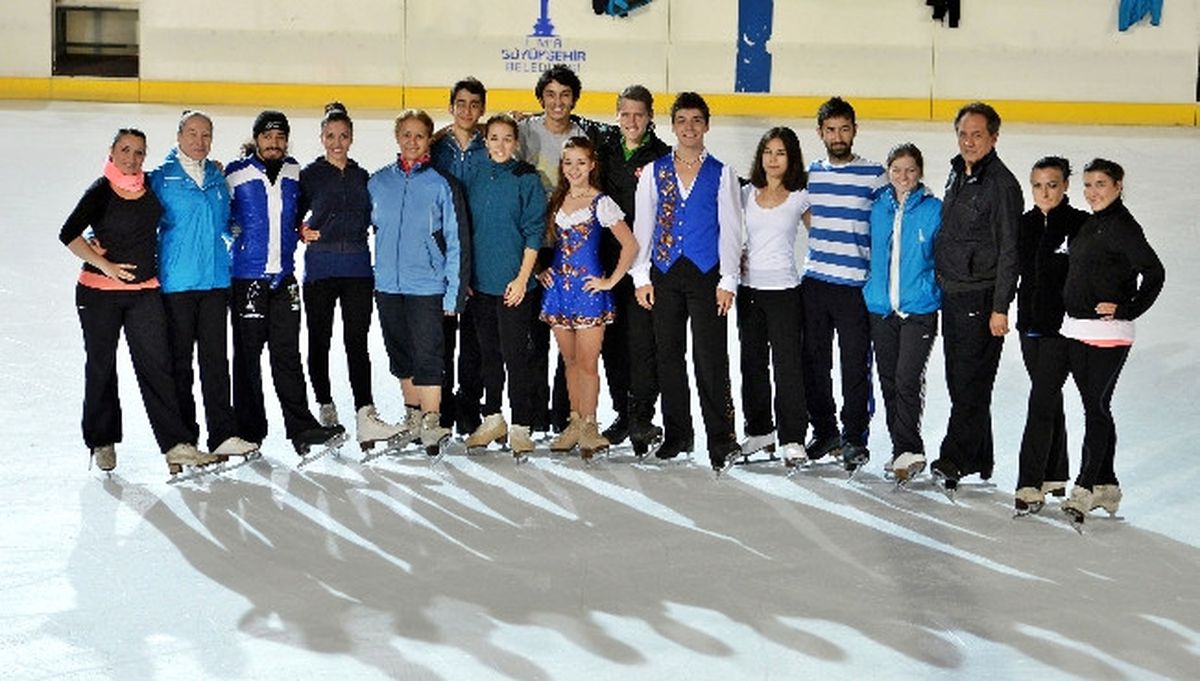 Buz Dansında İlk Antrenörler İzmir\'den Çıktı
