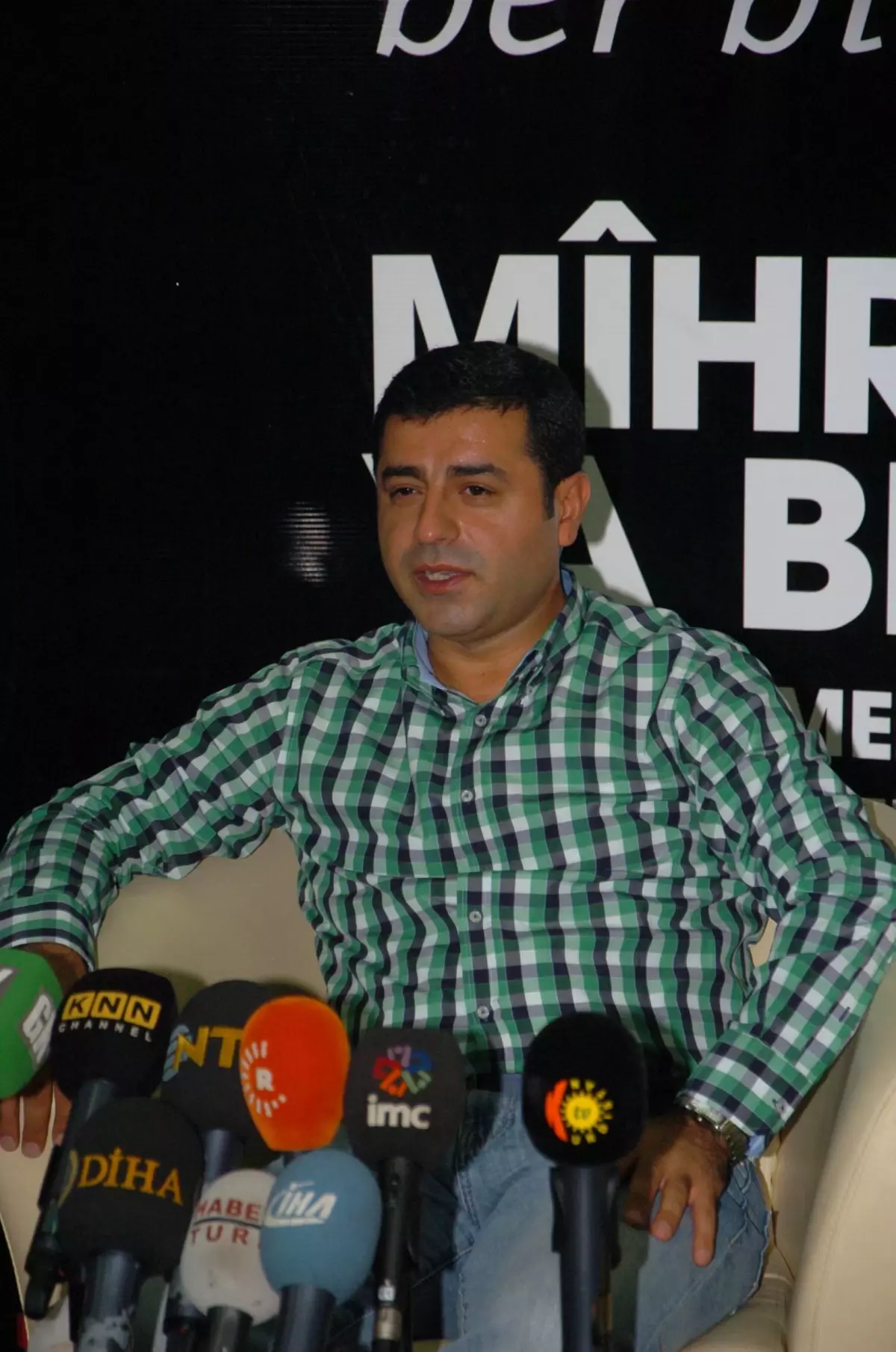 Demirtaş: Kürtlerin Hangi Ülkede Hangi Statüyle Yaşamak İstedikleri Dünyaya İlan Edilecek