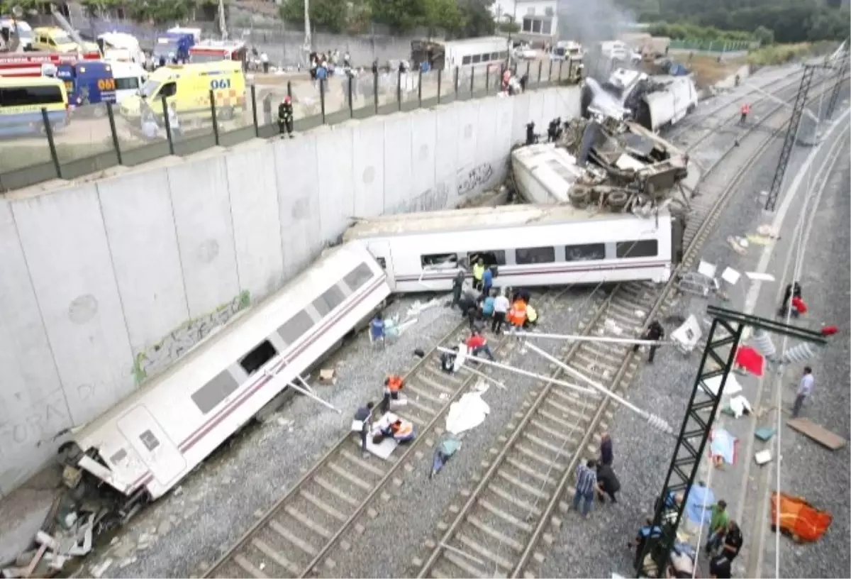 İspanya\'da Tren Kazası: En Az 35 Ölü