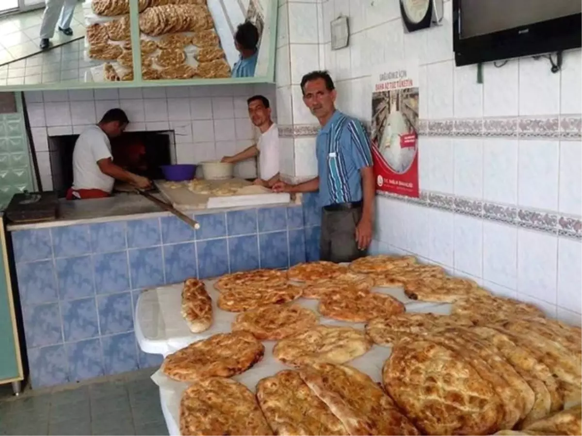 Kaman İlçesinde Pide Satışlarına Yoğun İlgi