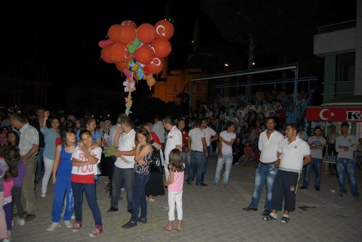 Ramazan Eğlenceleri Esnafın Yüzünü Güldürdü