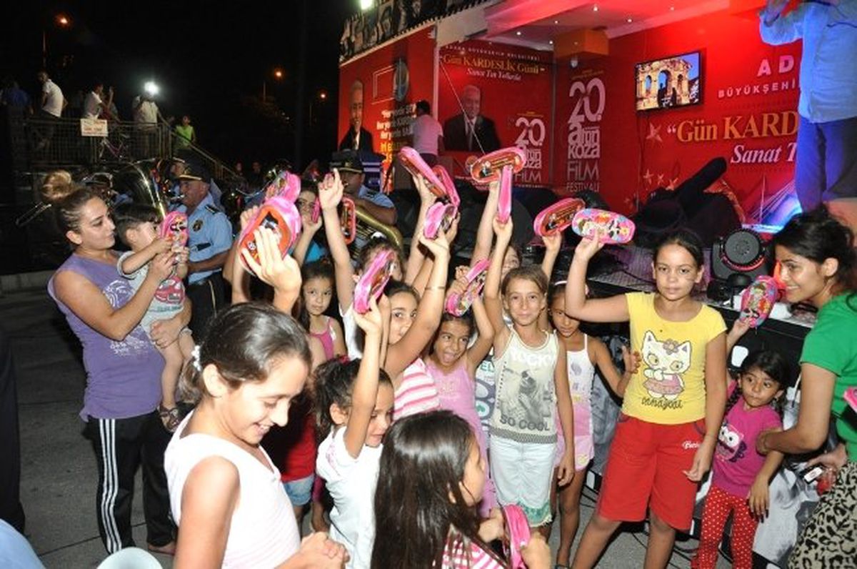 Sanat Tırı Ziyapaşa Mahallesi\'nde
