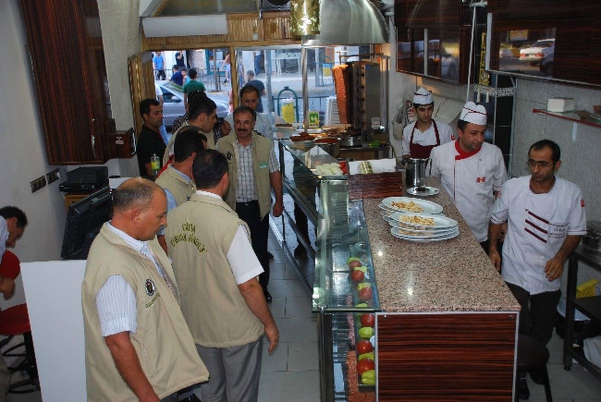 Adıyaman\'da Gıda İmalathaneleri Denetleniyor
