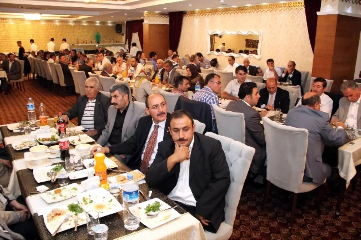 AK Parti Stk\'lar ile İftar Yemeğinde Bir Araya Geldi