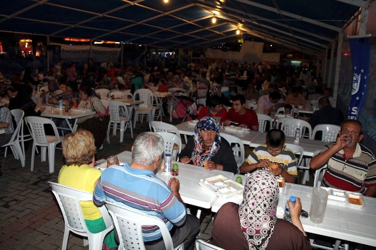 Başkan Koca Bursalılarla İftarını Açtı