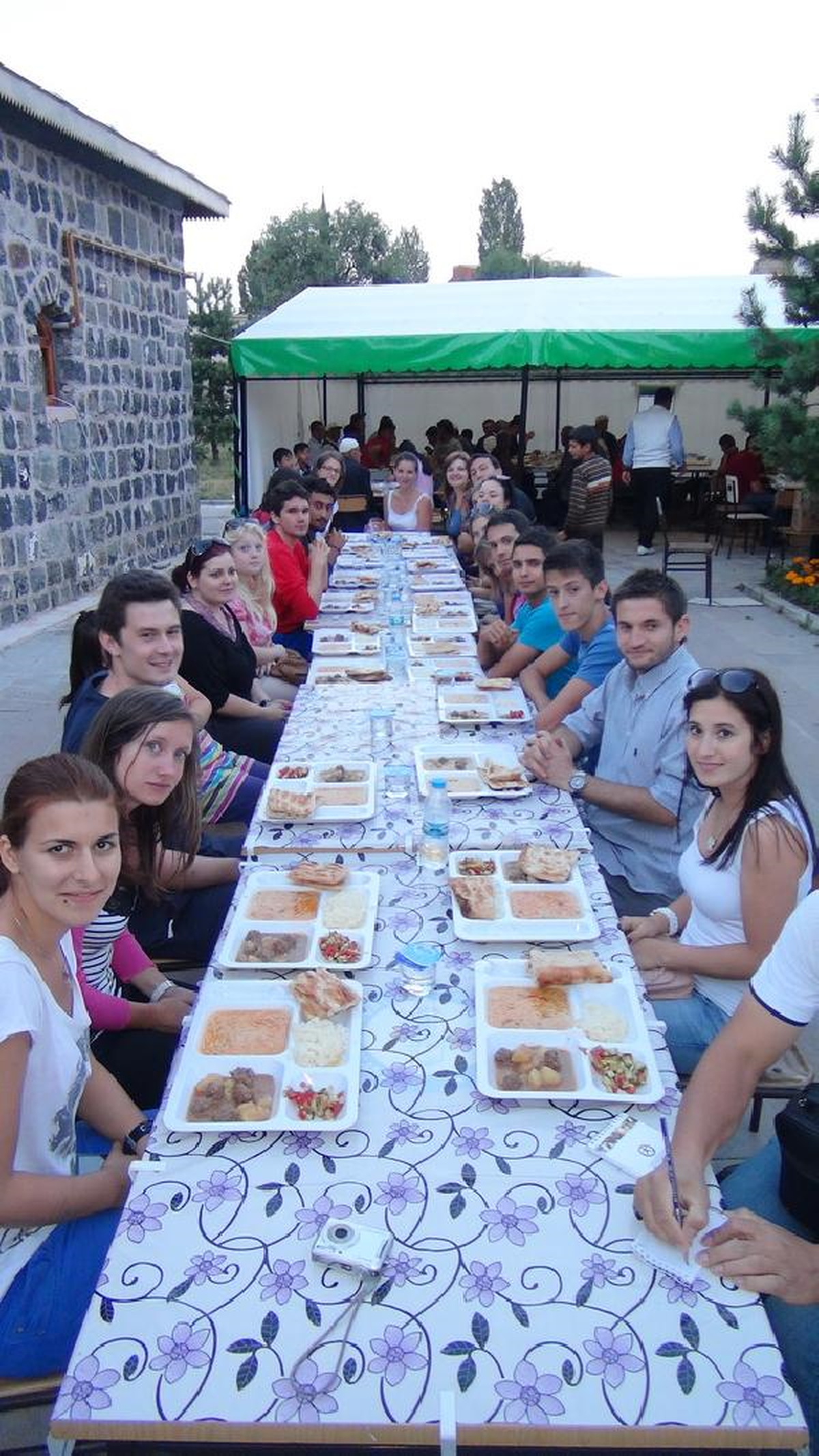 Avrupalı Gençler Kars\'taki İftar Çadırında