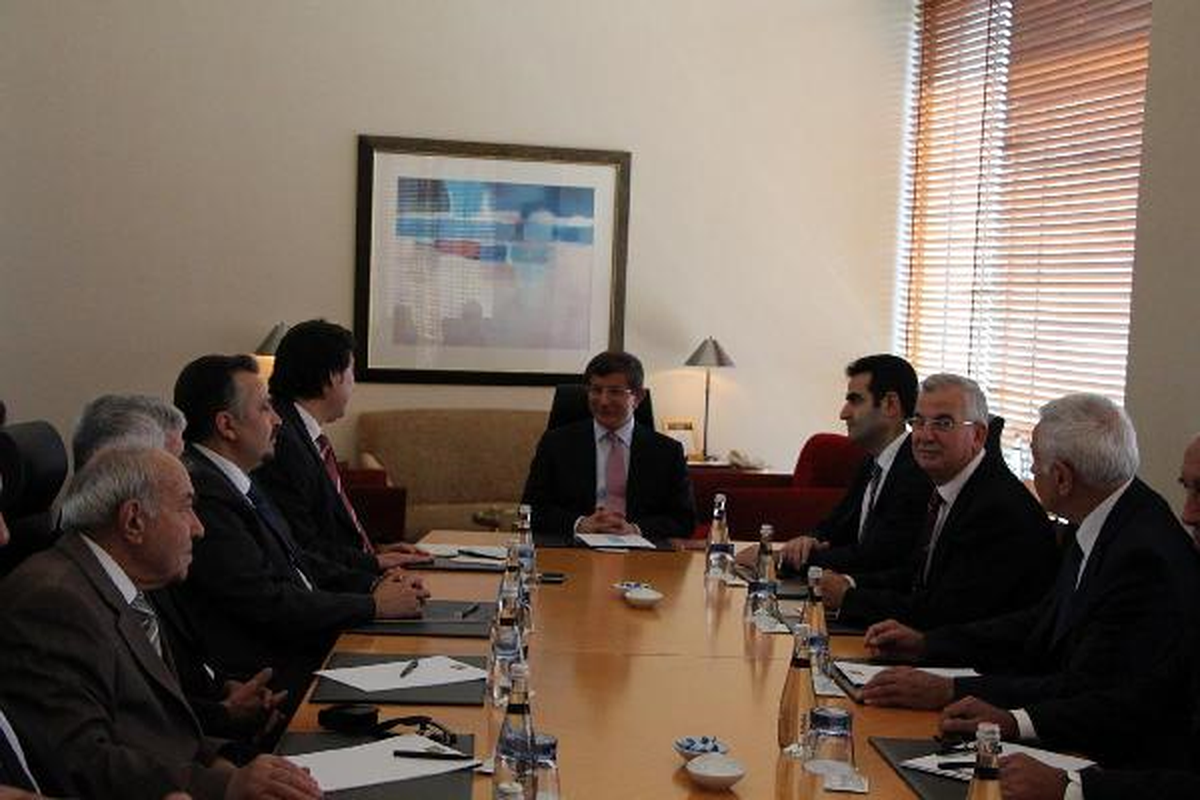 Bakan Davutoğlu, Batı Trakya Türkleri Derneği Üyelerini Kabul Etti