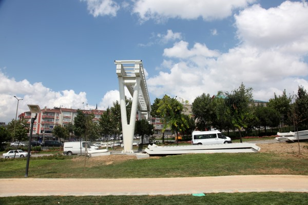 Birlik Üst Geçit\'e Kavuşuyor