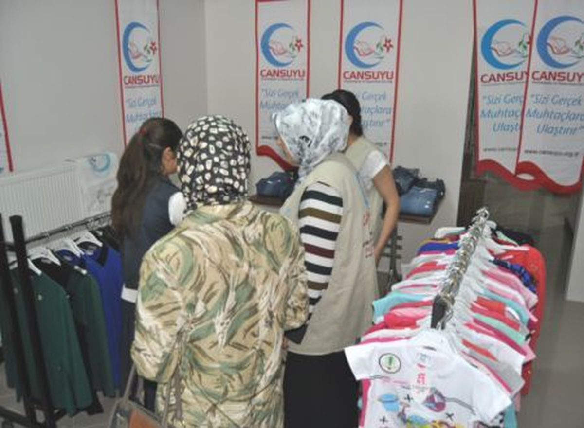 Cansuyu, 105 Yetim ve Öksüzü Giydirdi