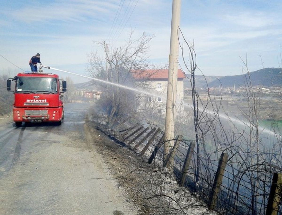 Çaycuma Belediye İtfaiyesi Artan Bahçe ve Orman Yangınları ile Mücadele Ediyor