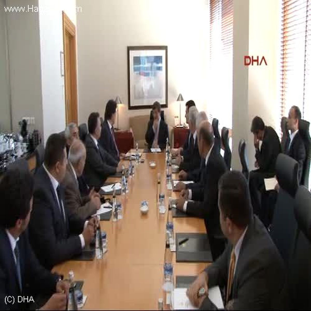 Davutoğlu Batı Türkleri Dayanışma Derneği Başkanı Mustafaoğlu\'nu Kabul Etti