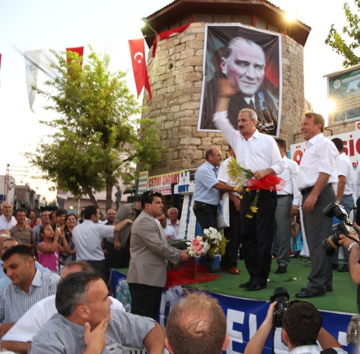 Ekonomi Bakanı Çağlayan, Mut\'ta İftar Yemeğine Katıldı