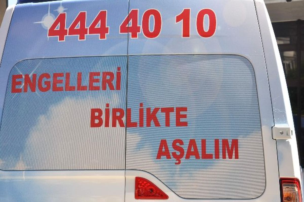 Engelli Vatandaşlara Belediyeden \'Engelsiz Minibüs\' Hizmeti