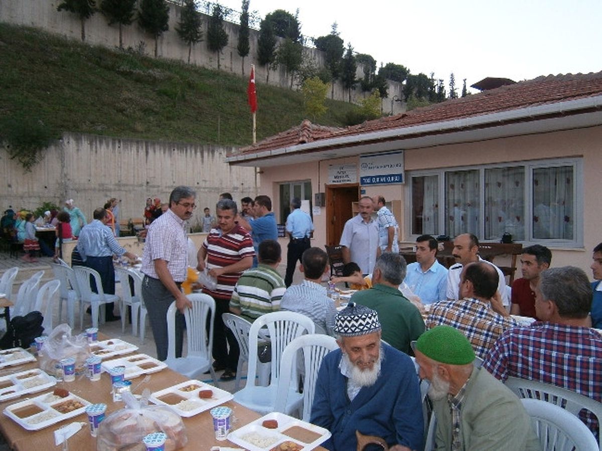 Fatsa TOKİ Camii Derneği\'nin Kardeşlik İftarına Fatımatüz Zehra Derneği de Katıldı