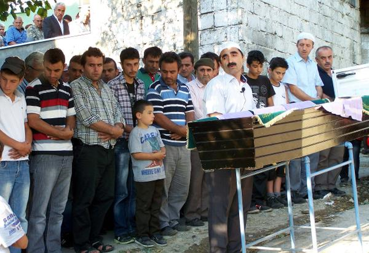 Göçükte Ölen Madenci Toprağa Verildi