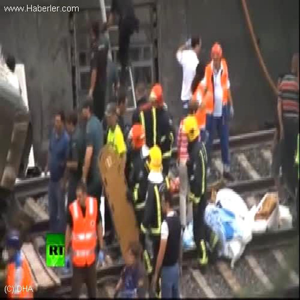 İspanya\'daki Tren Kazasında Ölü Sayısı 77\'ye Çıktı