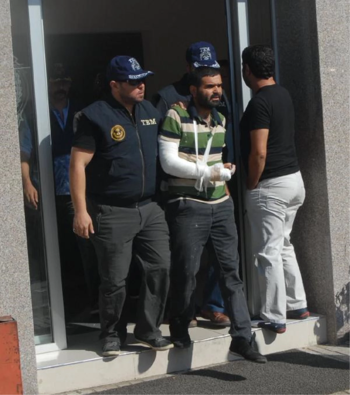 İzmir\'de İkinci Dalgada Gezi Operasyonunda Tutuklanan 11 Kişiye Tahliye Yok