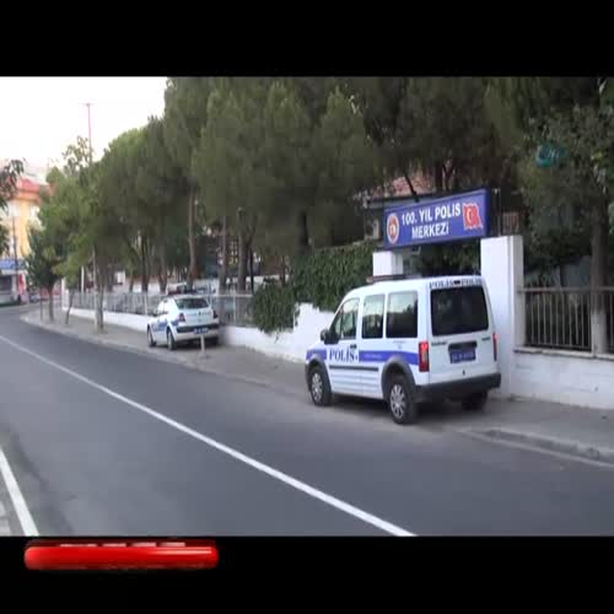 İzmir\'de Polis Merkezinde Bomba Patladı