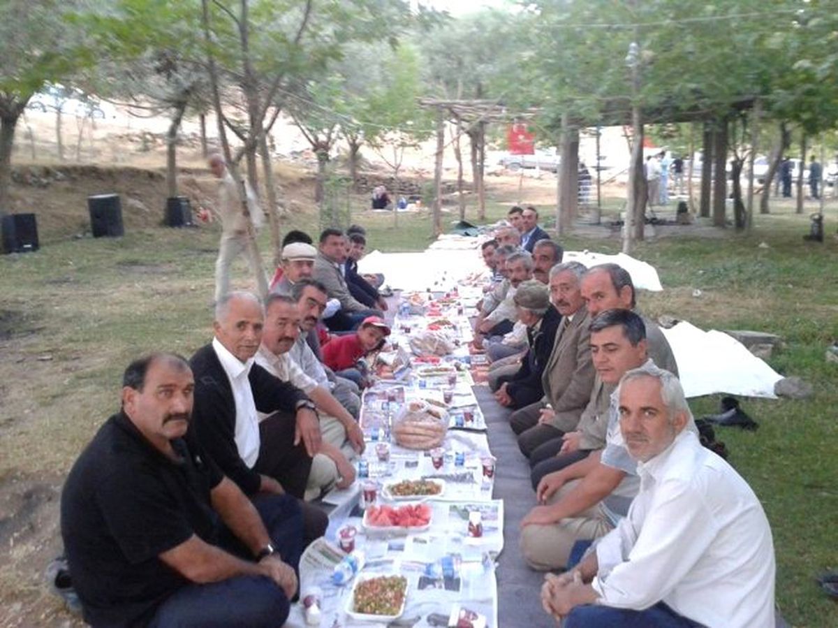 Kayseri Ülkü Ocakları Başkanı Selim Gümüş, Yahyalı\'da İftara Katıldı
